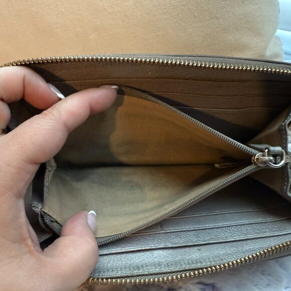 JIMMO CHOO Full Zip Long Wallet - Grey with Silver Stars - Picture 12 of 16